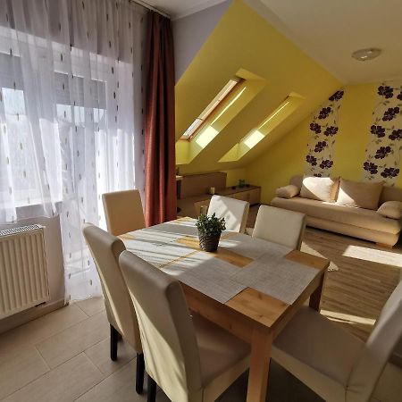 Szabo Apartman Sárvár Exteriör bild