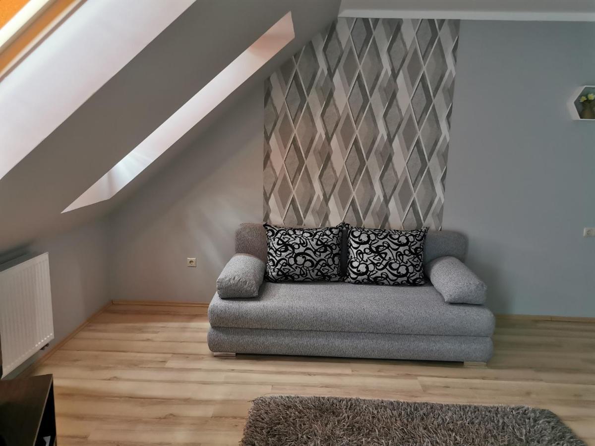 Szabo Apartman Sárvár Exteriör bild