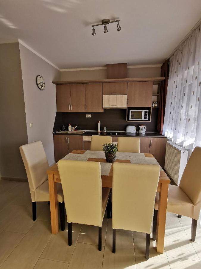 Szabo Apartman Sárvár Exteriör bild