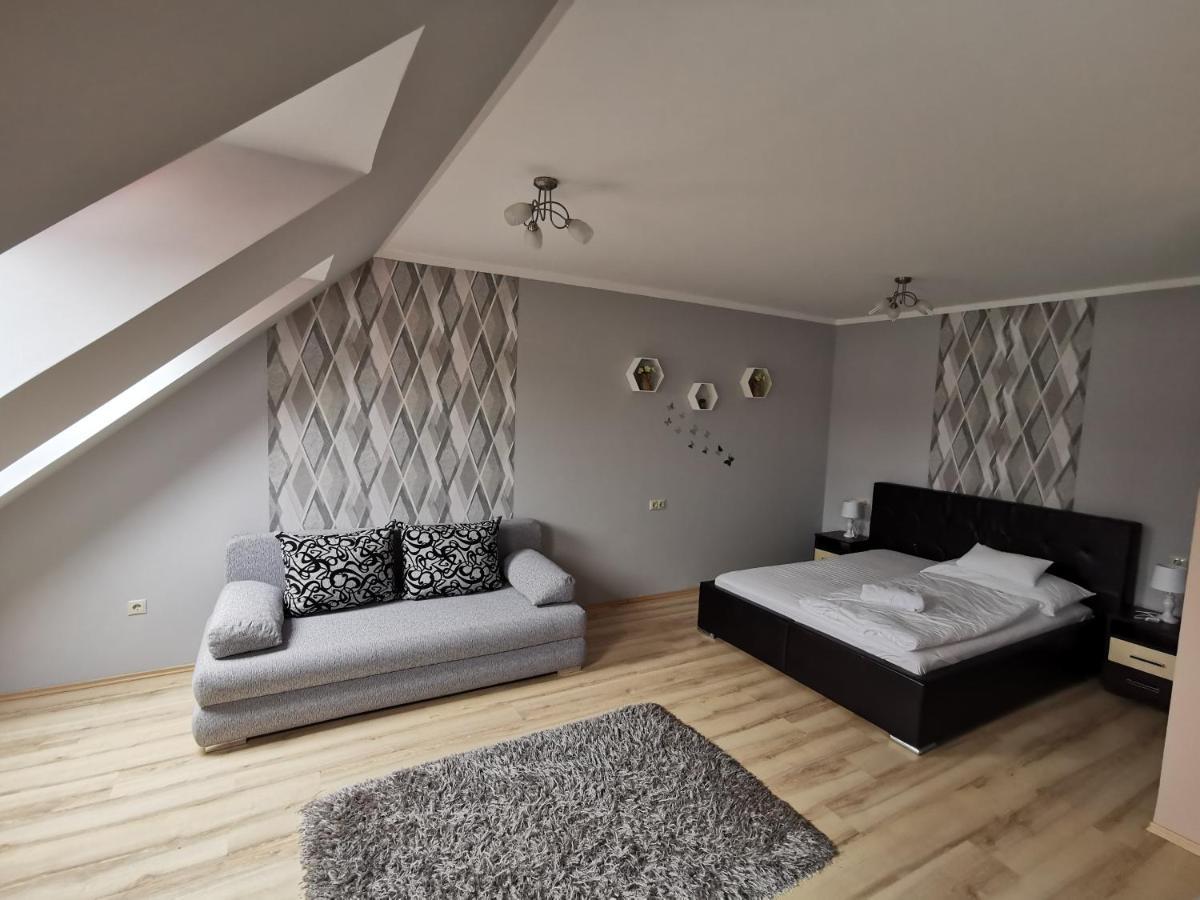 Szabo Apartman Sárvár Exteriör bild