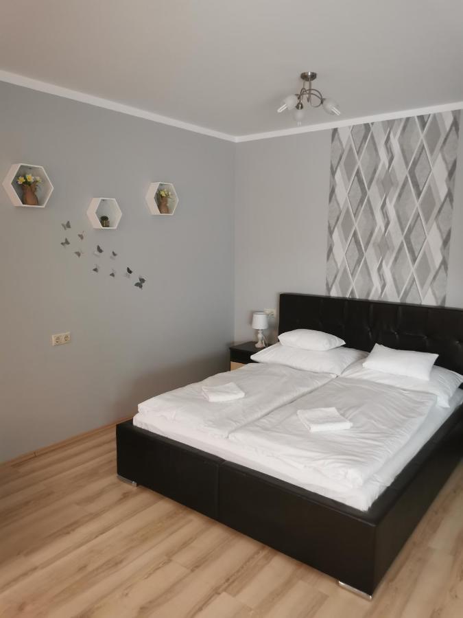 Szabo Apartman Sárvár Exteriör bild